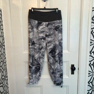 Lucy Activewear jogger pant with ankle tie, Size S